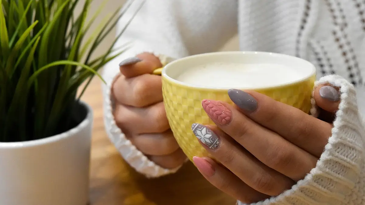 Paznokcie świąteczne: Inspiracje i porady na wyjątkowy manic