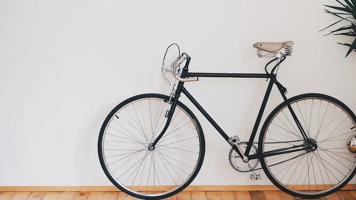 Jak efektywnie korzystać z trenażera rowerowego w domu
